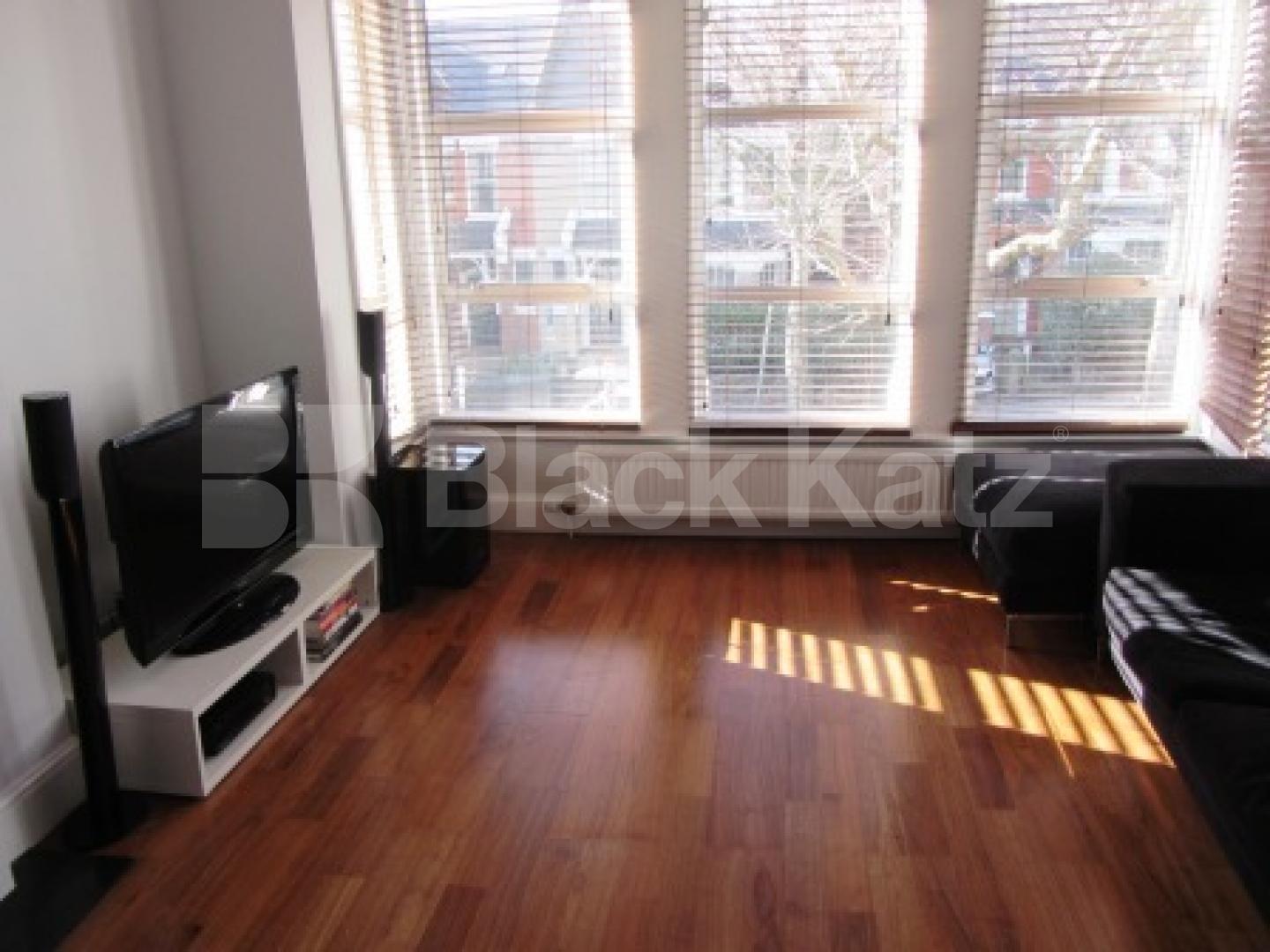 			Fantastic Location !, 1 Bedroom, 1 bath, 1 reception Flat			 Muswell Hill Road, MUSWELL HILL